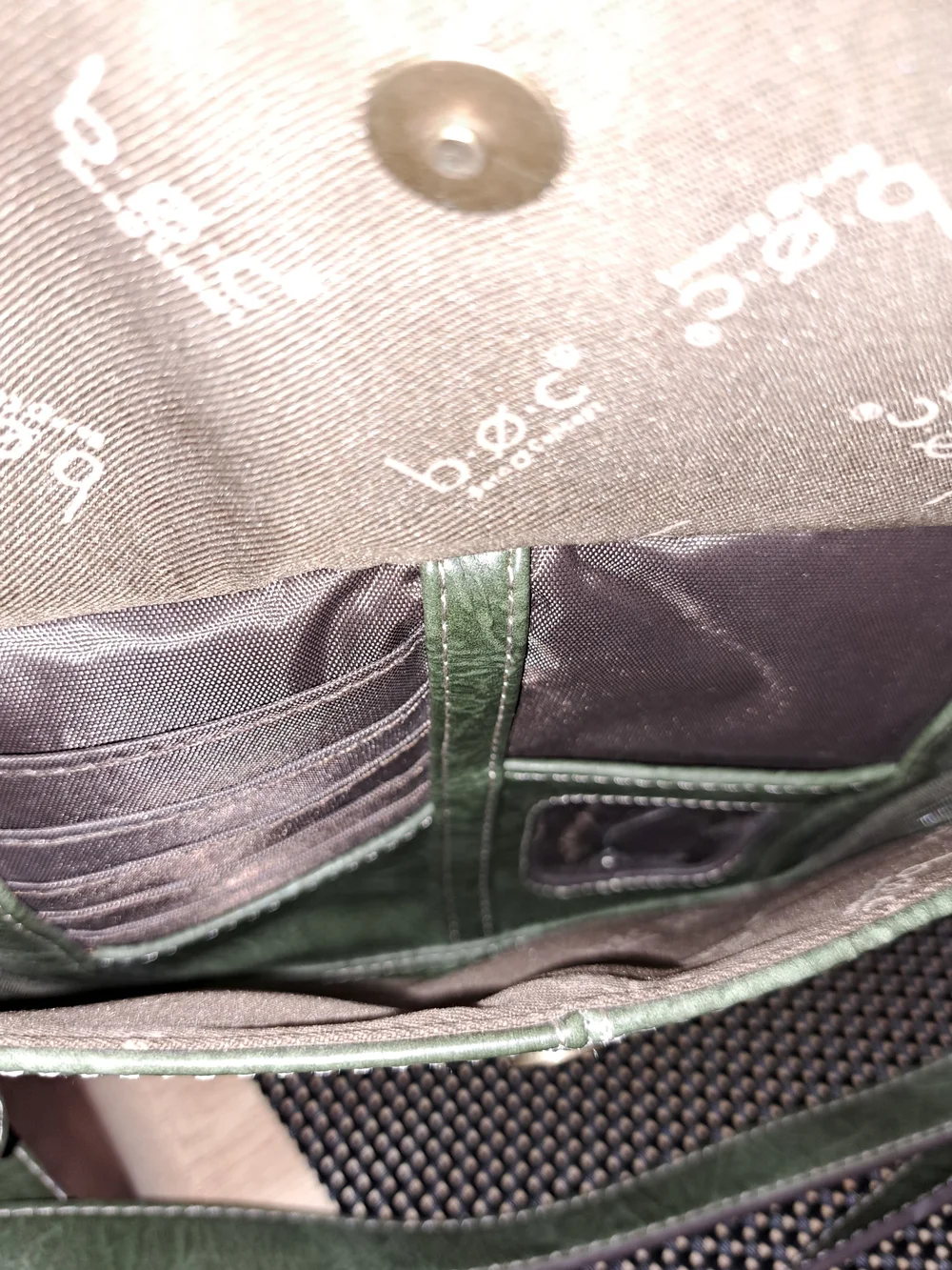 Born Concept Organizer Crossbody Bag with Front Pocket